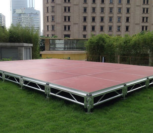 China Schnell installieren Sie, gute Belastbarkeit, Brown-rotes Aluminiumsperrholz Portable-Stadium fournisseur
